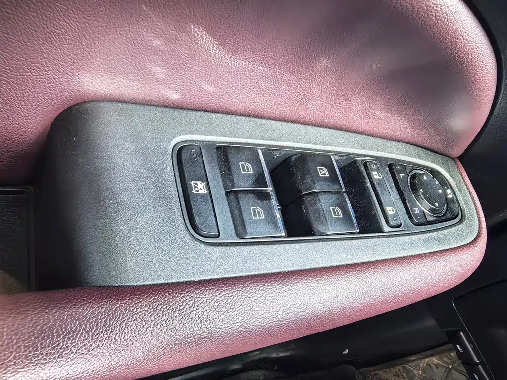 GAC Trumpchi M6 2022 — фото 11