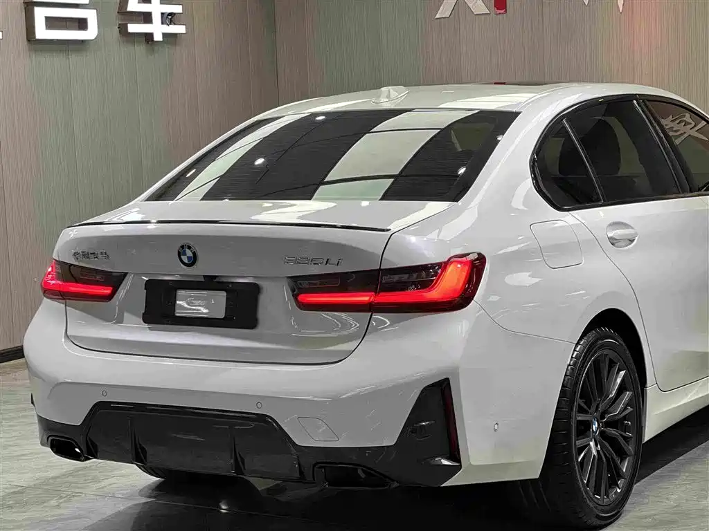 BMW 3 Series 2024 — фото 13