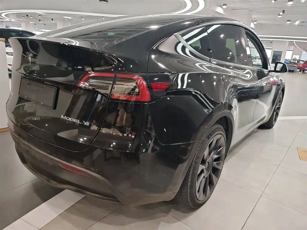 Tesla Model Y 2022 — фото 7