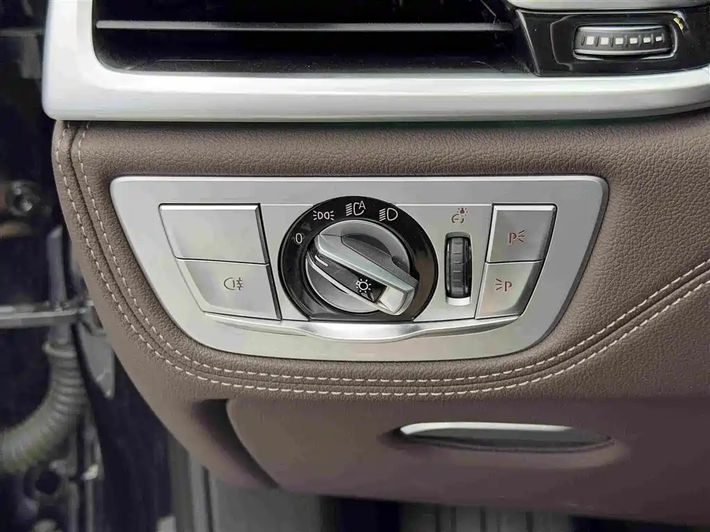 BMW 7 Series 2022 — фото 16