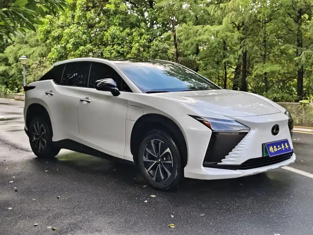 Lexus RZ 2023
