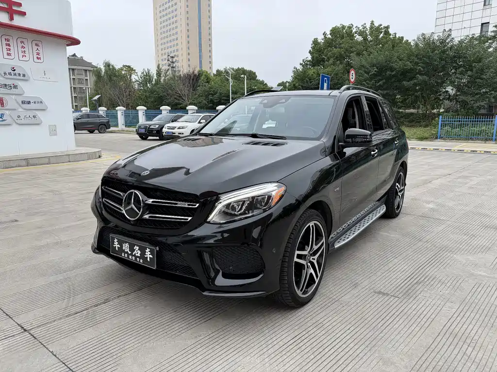 Mercedes-Benz GLE AMG 2017 — фото 1