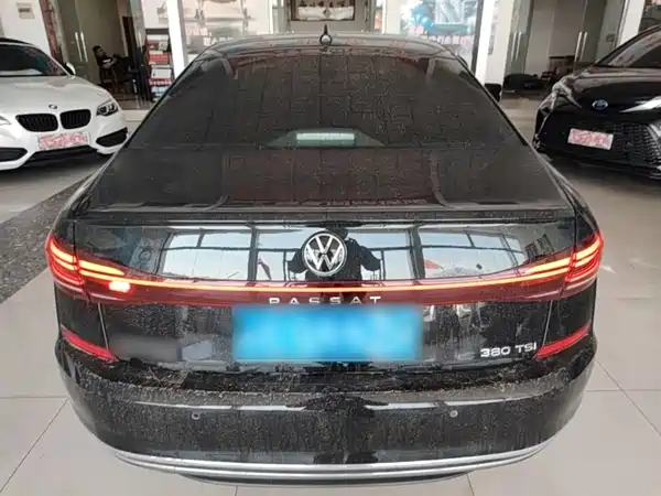 Volkswagen Passat 2025