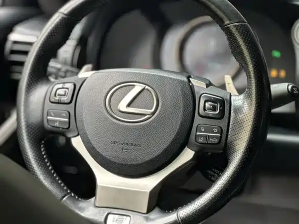 Lexus IS 2018
