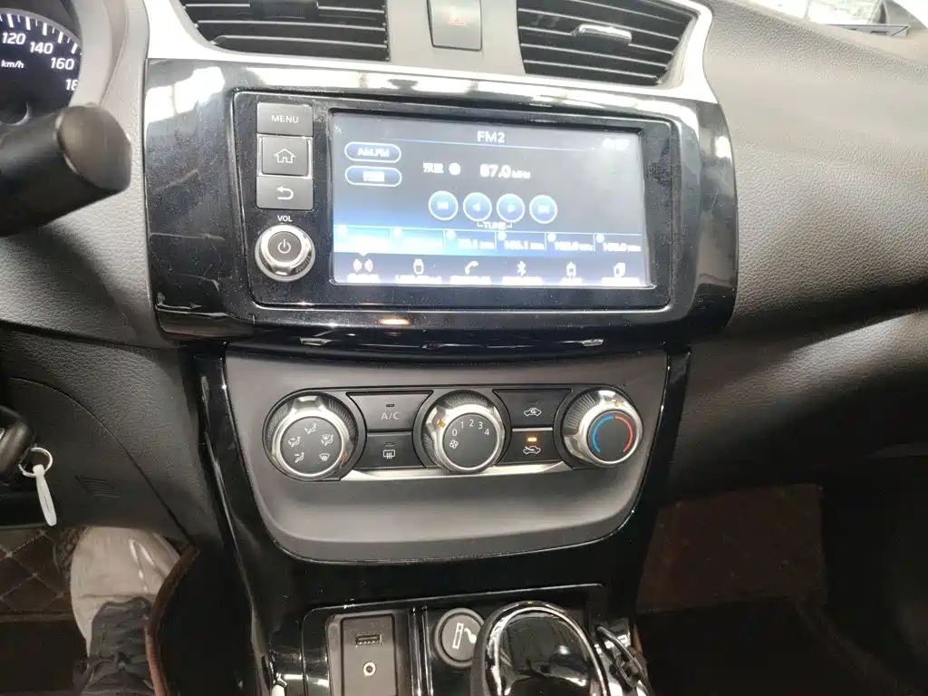 Nissan Sylphy 2017 — фото 13
