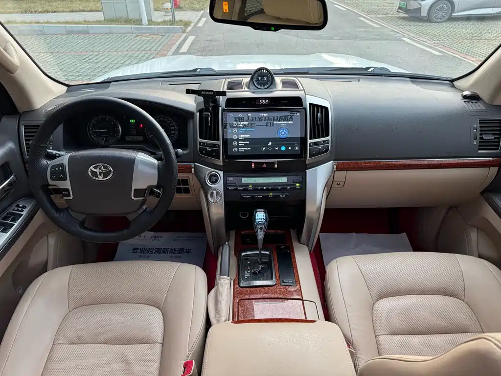 Toyota Land Cruiser 2016 — фото 18