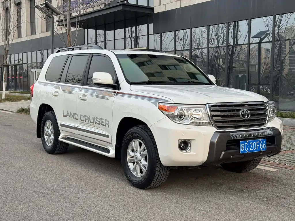 Toyota Land Cruiser 2016 — фото 9