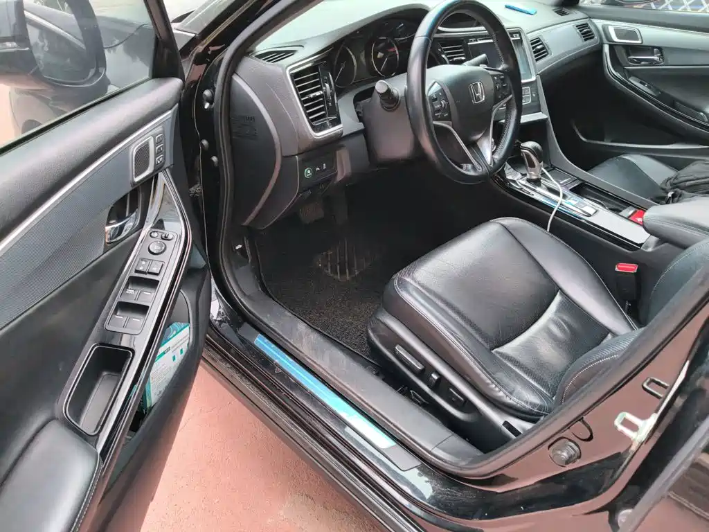 Honda Spirior 2015 — фото 14