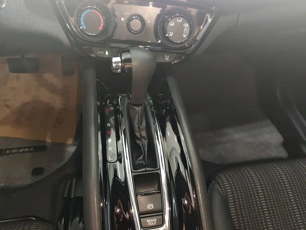 Honda Vezel 2015 — фото 14