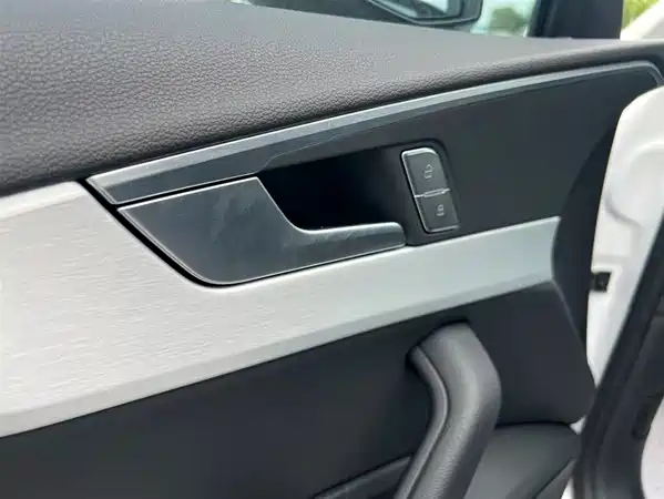 Audi A4L 2023