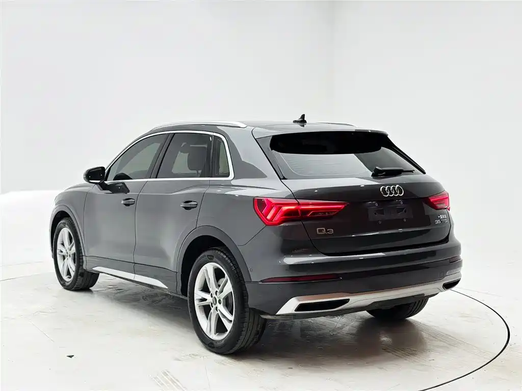 Audi Q3 2022 — фото 4