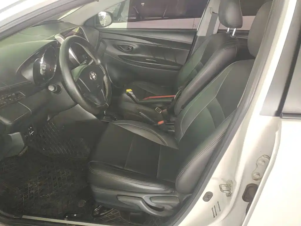 Toyota Yaris L 2017 — фото 15