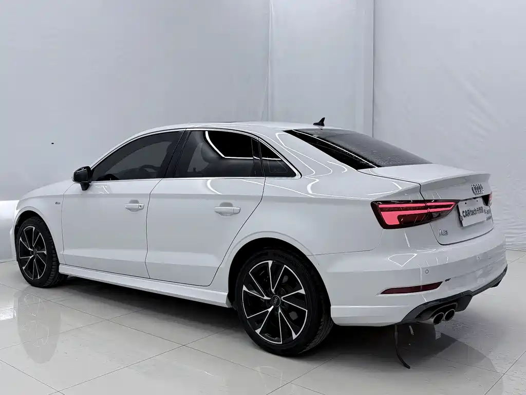 Audi A3 2019 — фото 15