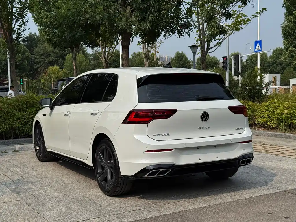 Volkswagen Golf 2023