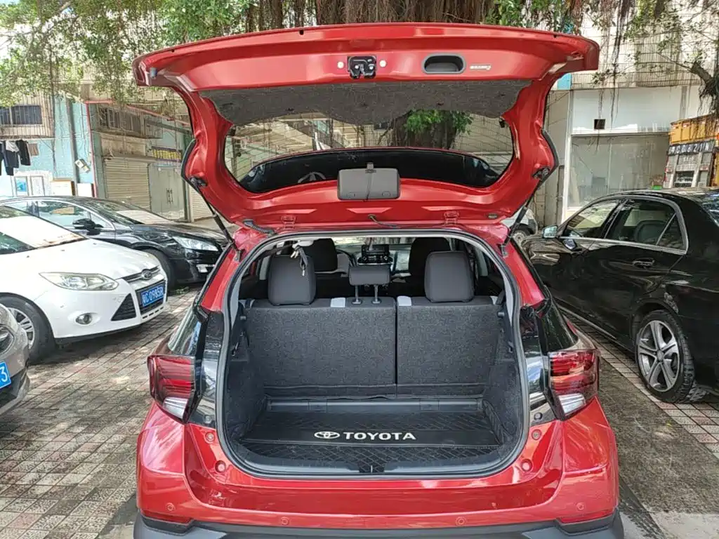 Toyota Yaris L 2022 — фото 15