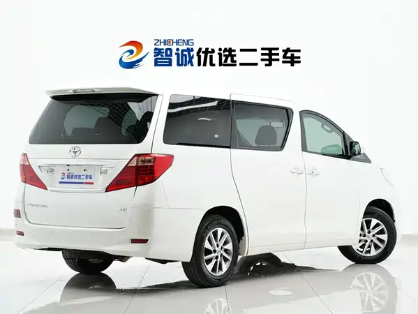 Toyota Alphard 2011