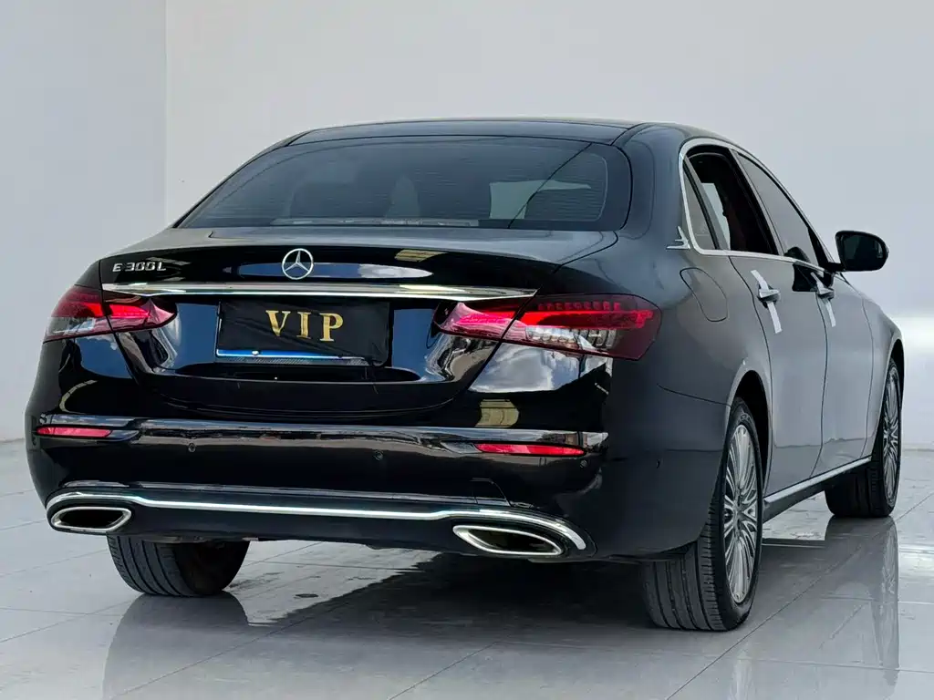 Mercedes-Benz E-Class 2023 — фото 9