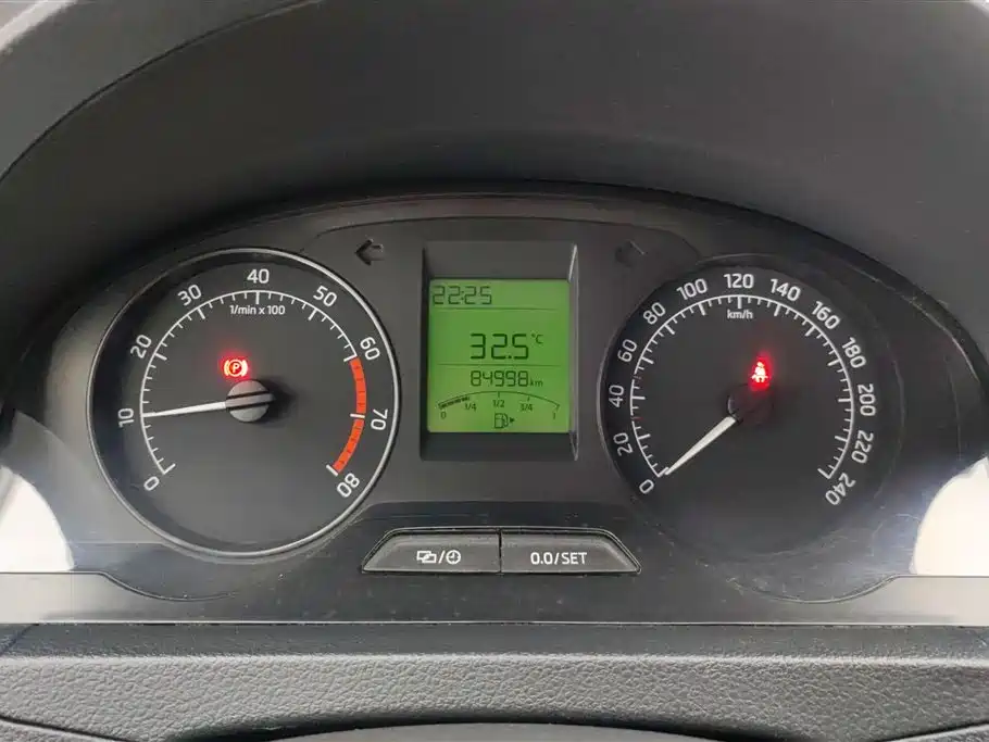 Skoda Rapid 2016 — фото 14