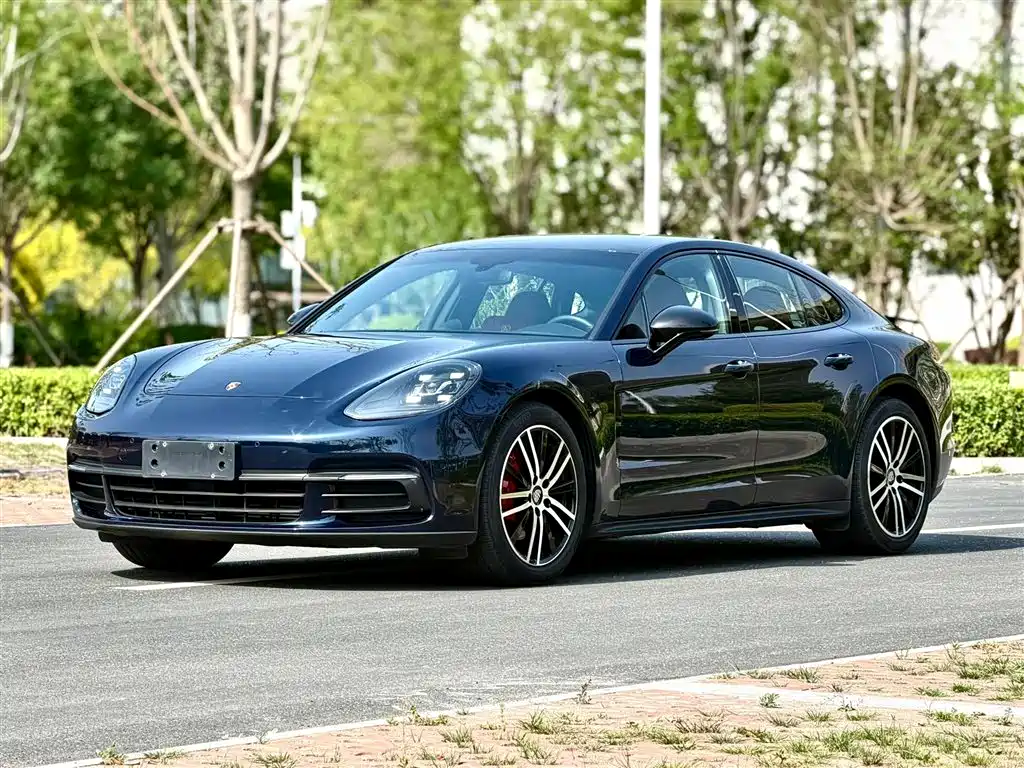 Porsche Panamera 2017 — фото 1
