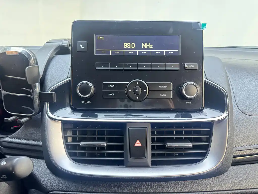 Toyota Yaris L 2022 — фото 13