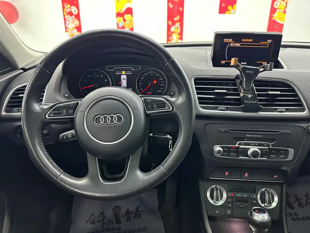 Audi Q3 2014 — фото 11