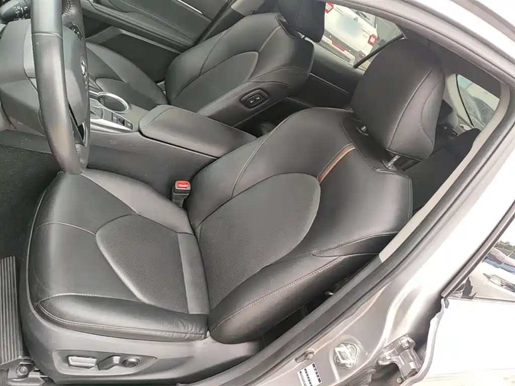 Toyota Camry 2021 — фото 15