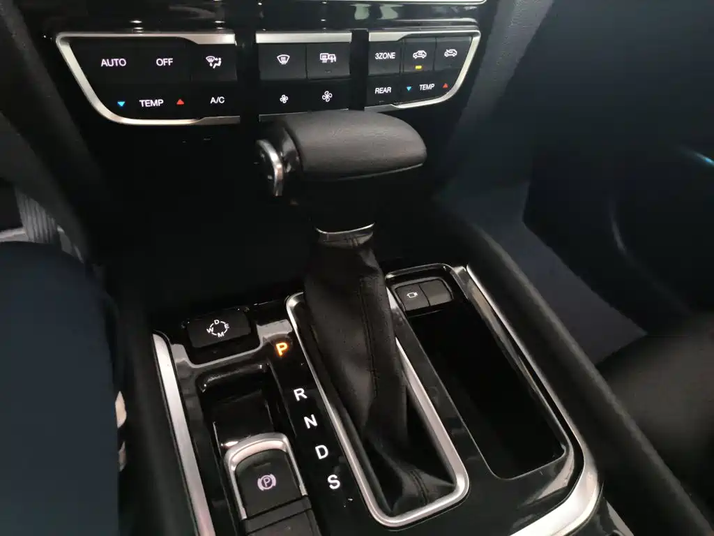 GAC Motor Trumpchi GS8 2017 — фото 10