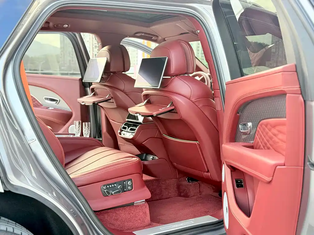 Bentley Bentayga 2023