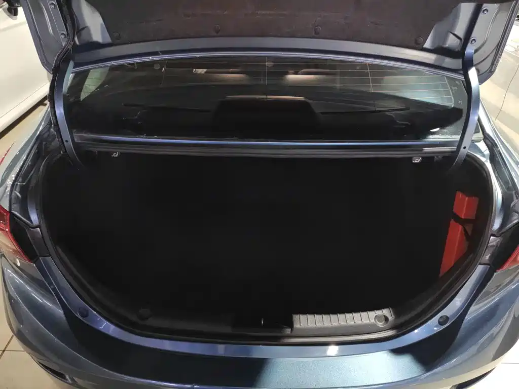 Mazda 3 Axela 2015 — фото 15