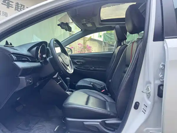 Toyota Yaris L 2023