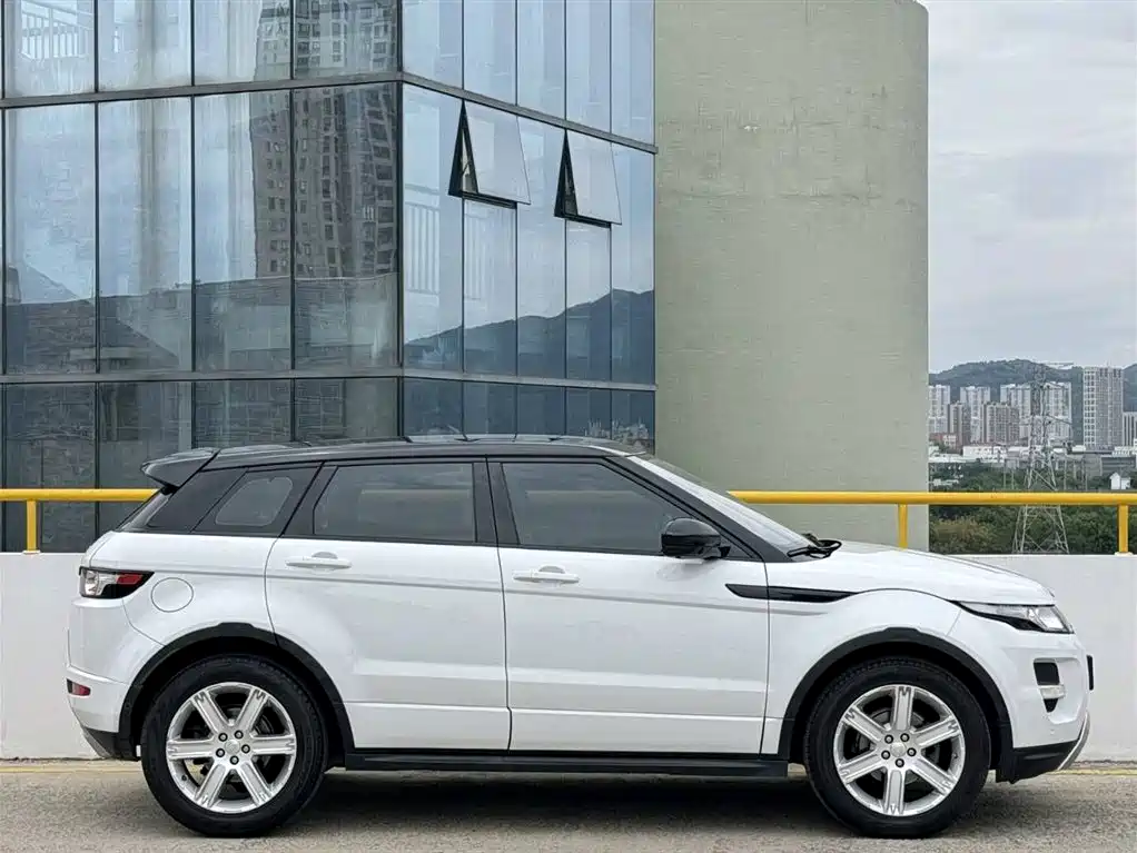 Land Rover Evoque 2015 — фото 11