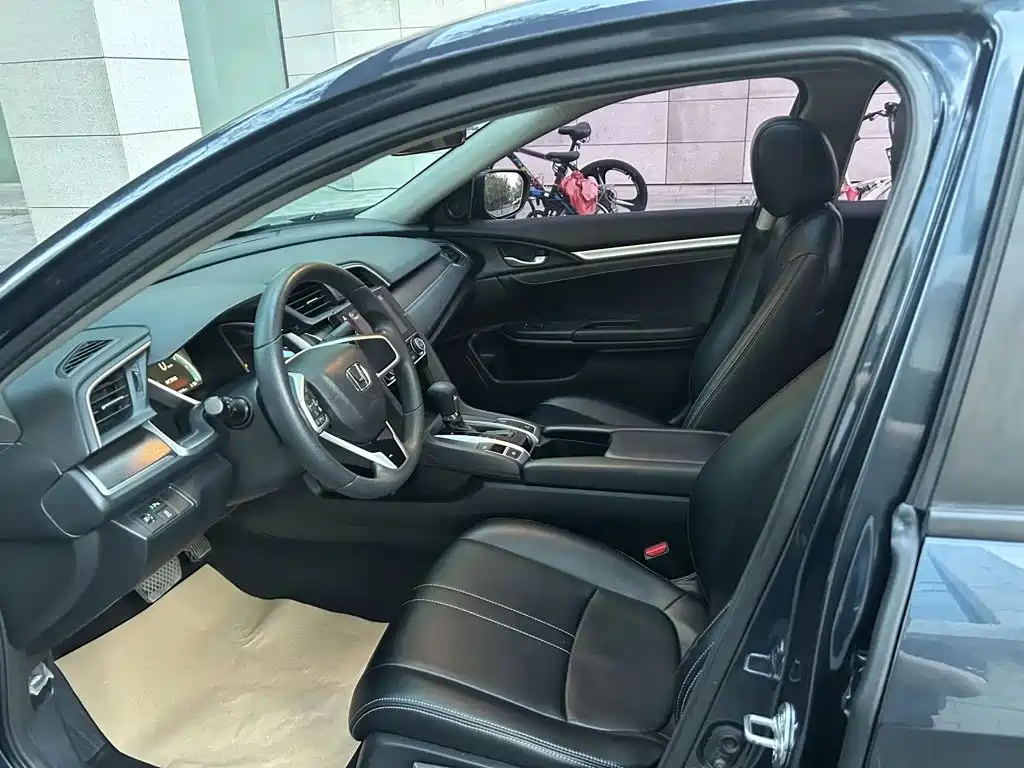 Honda Civic 2017 — фото 10