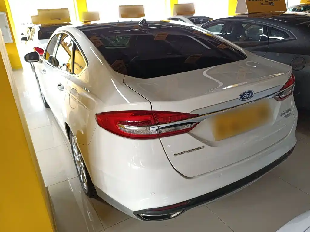 Ford Mondeo 2018 — фото 23