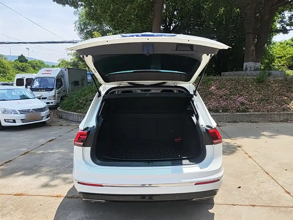 Volkswagen Tiguan 2018 — фото 19