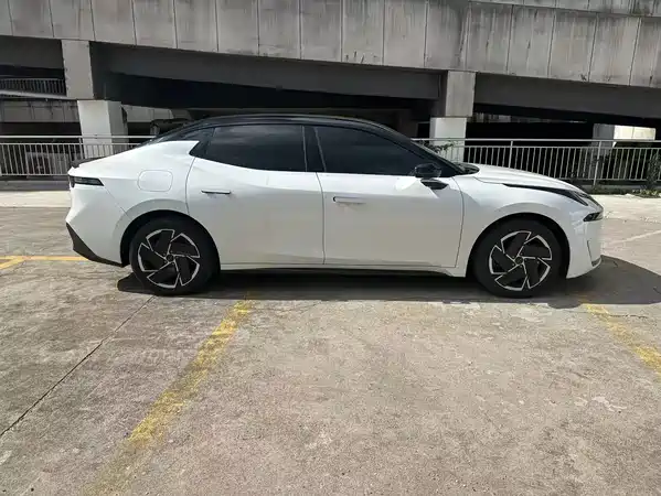 Lynk & Co 07 EM-P 2024