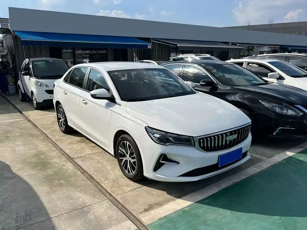 Geely Emgrand 2025