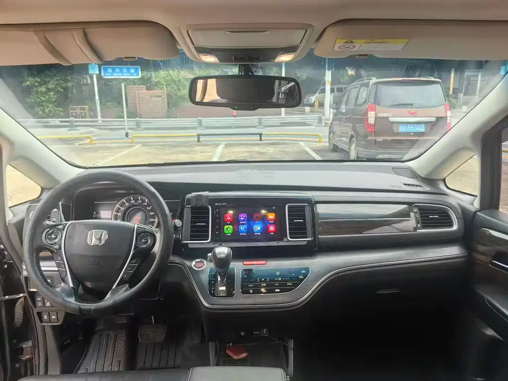 Honda Elysion 2016