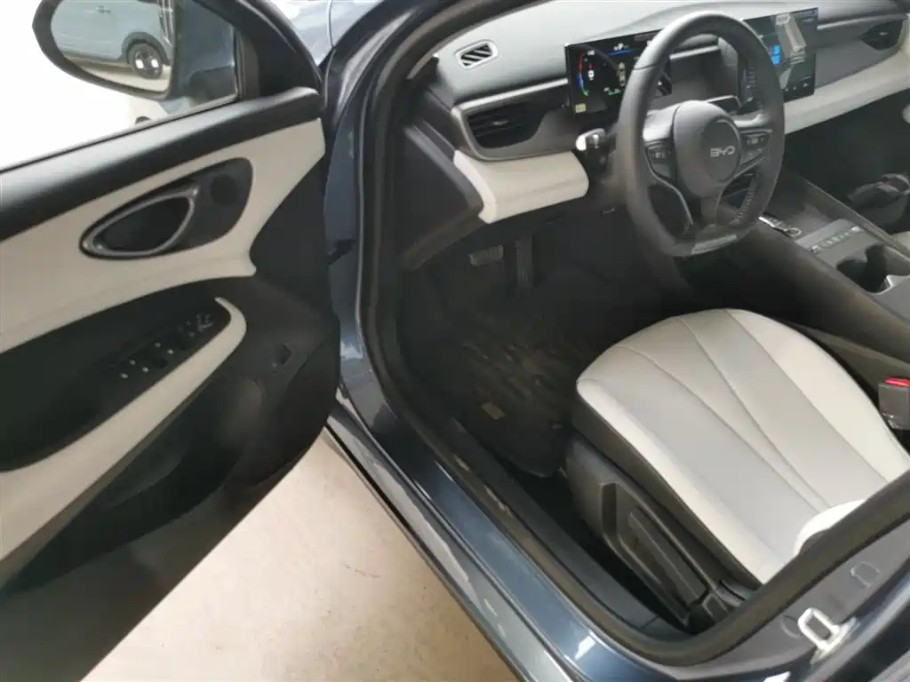 BYD Seal 05 DM-i 2026 — фото 16