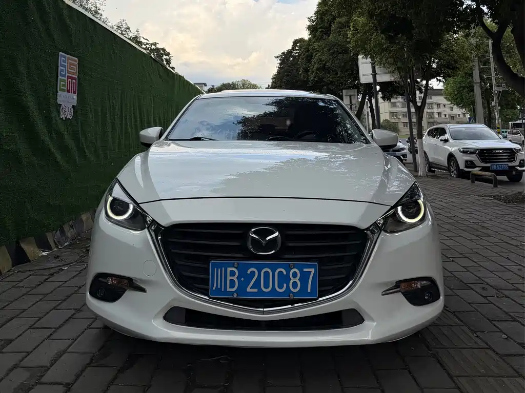 Mazda 3 Axela 2017 — фото 2