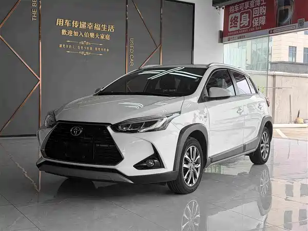 Toyota Yaris L 2021