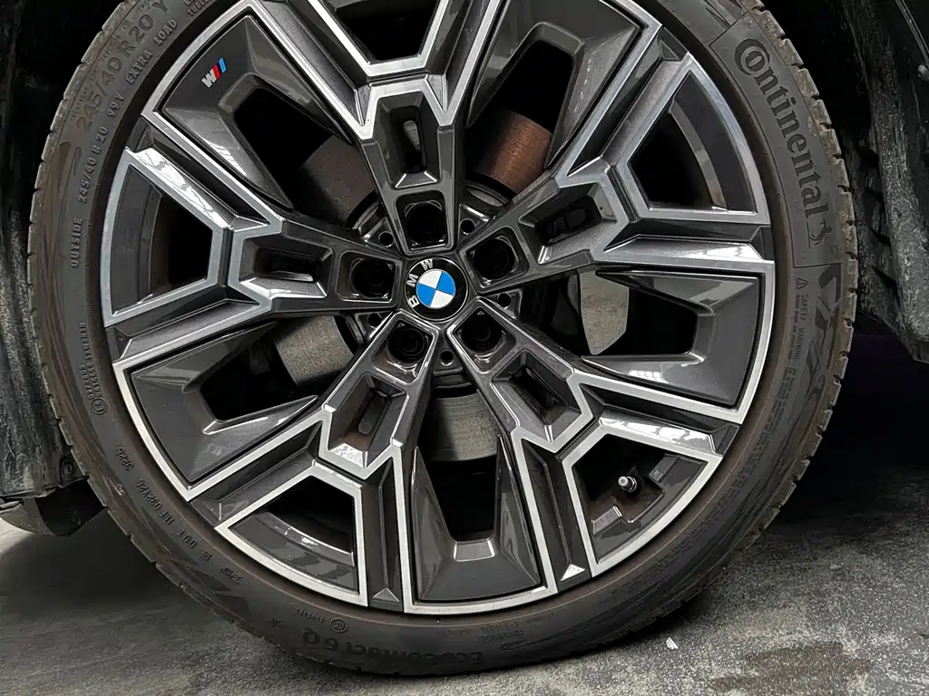 BMW 5 Series 2025