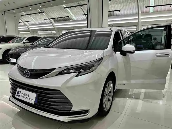 Toyota Sienna 2024
