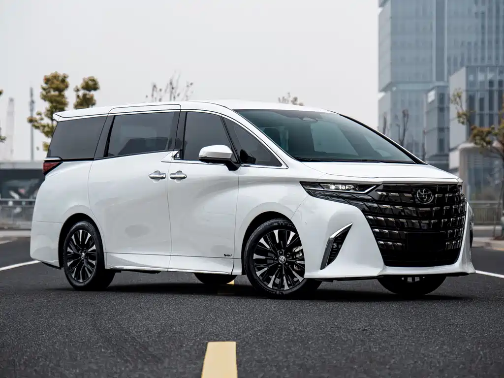 Toyota Alphard 2024 — фото 1