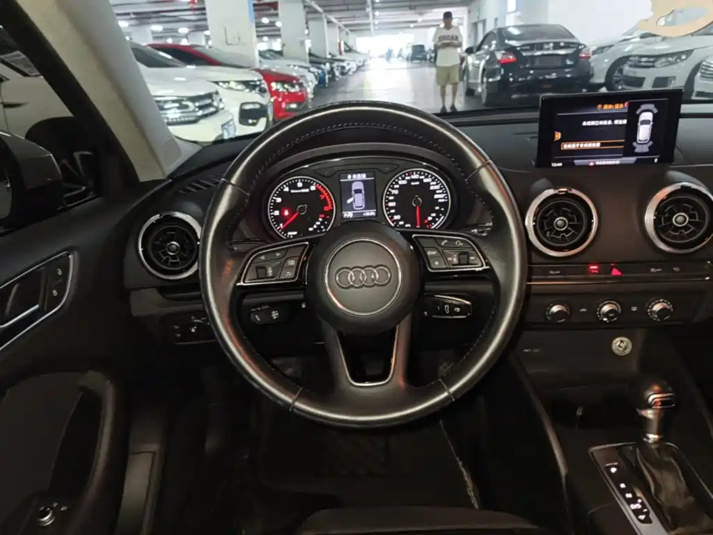 Audi A3 2018 — фото 11