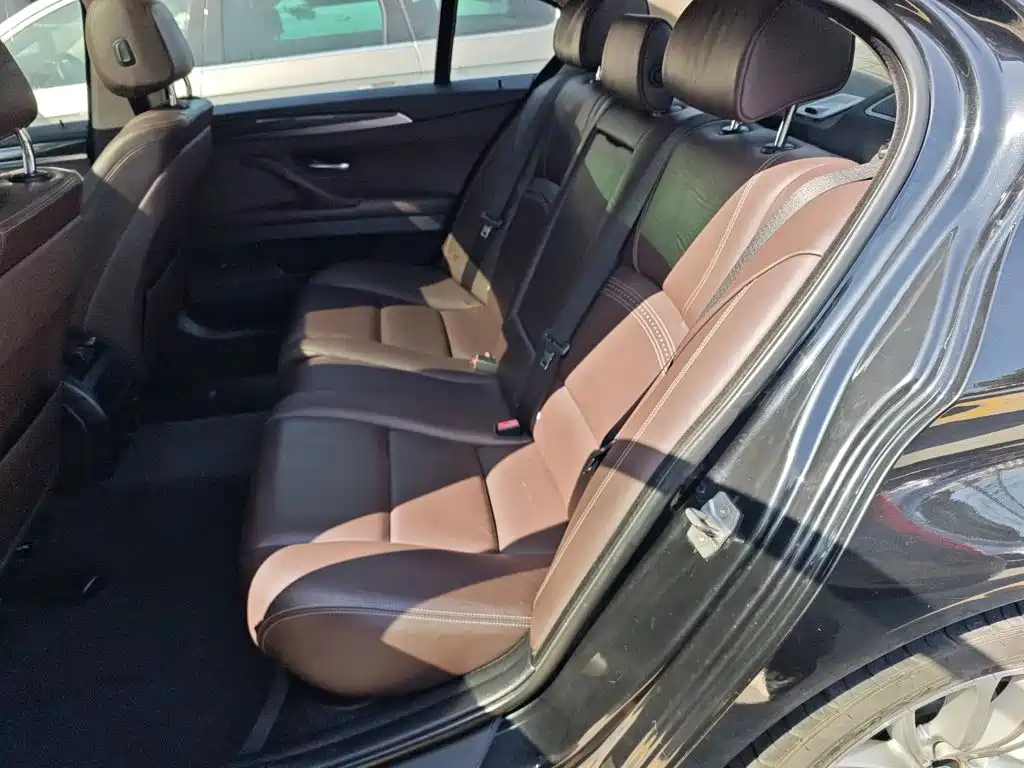 BMW 5 Series 2016 — фото 17