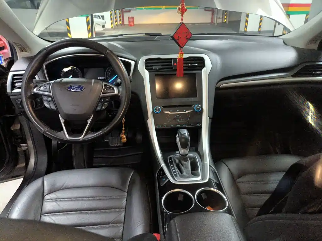 Ford Mondeo 2015 — фото 10