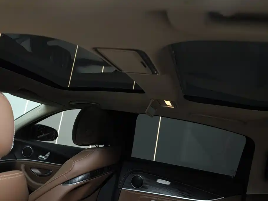 Mercedes-Benz E-Class 2020 — фото 24