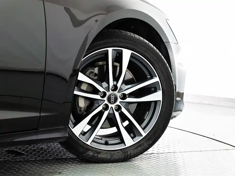 Audi A6L 2022 — фото 19