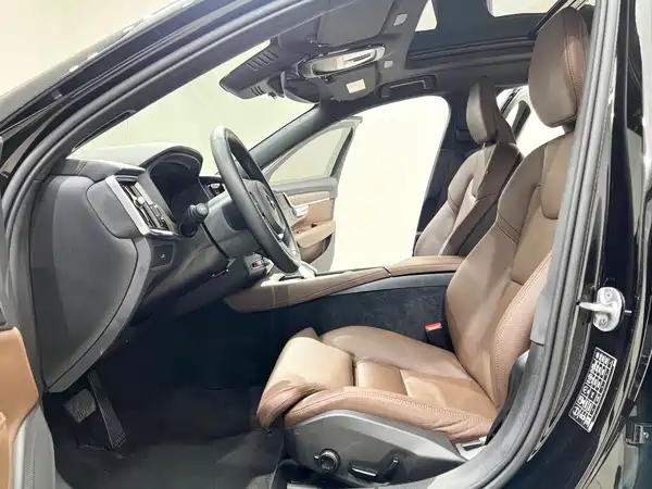 Volvo S90 2023