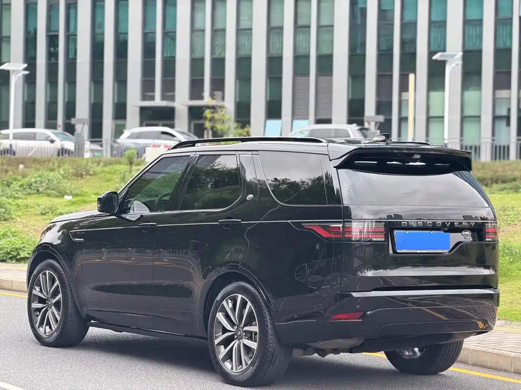 Land Rover Discovery 2022 — фото 18
